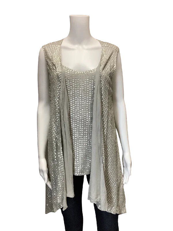 Double D Ranch 2 PC Cardigan and Tank Size: L Zippered Buttoned Snapped Zippered Buttoned Snapped Double D Ranch 2 PC Cardigan and Tank Size: L Zippered Buttoned Snapped Zippered Buttoned Snapped