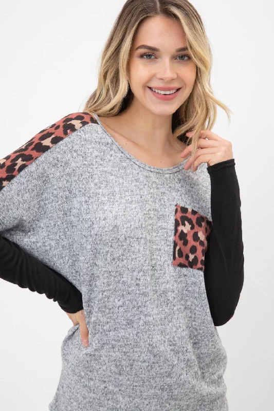 MAUVE LEOPARD ACCENT KNIT TOP Sky Blue Knit Tee