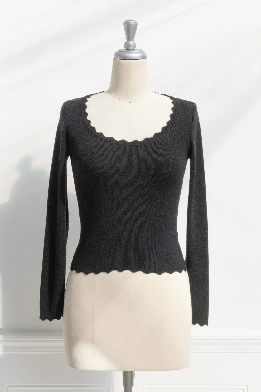 Layla Scalloped Knit Top Glamorous Knit Top