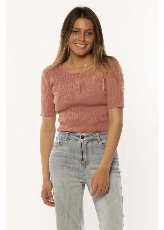 SISSTREVOLUTION SAVANA SS KNIT TOP-REW Business Knit Top