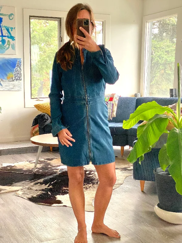 Epic Dress - med (NWT)
