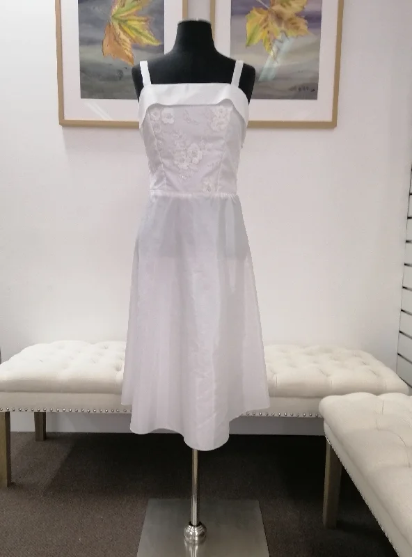 G20212. White tafetta. Confirmation, communion, party dress age 12. Tunics Trendy modern G20212. White tafetta. Confirmation, communion, party dress age 12. Tunics Trendy modern