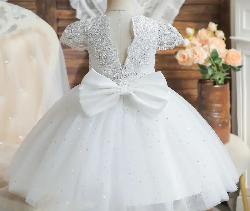 G20278. Short sleeve, beaded bodice, tulle flower girl, party dress. Age 5 Tunics Essential wardrobe G20278. Short sleeve, beaded bodice, tulle flower girl, party dress. Age 5 Tunics Essential wardrobe