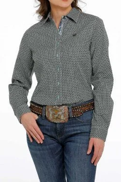 WOMEN'S CINCH BUTTON-DOWN WESTERN SHIRT - LIGHT BLUE / ROYAL BLUE Lace Blend Ribbed Blend Corduroy Blend Lace Blend Ribbed Blend Corduroy Blend WOMEN'S CINCH BUTTON-DOWN WESTERN SHIRT - LIGHT BLUE / ROYAL BLUE Lace Blend Ribbed Blend Corduroy Blend Lace Blend Ribbed Blend Corduroy Blend